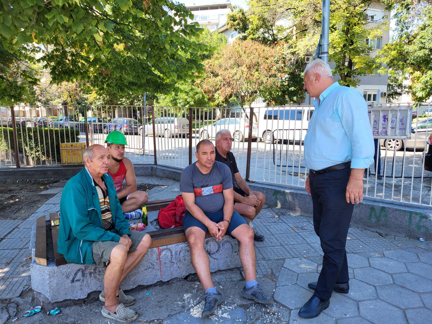 Започна ремонтът на ОУ „Душо Хаджидеков“, чиито покрив изгоря при пожар